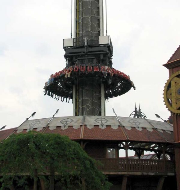„Scream“ im Heide Park, einer der höchsten Freifalltürme der Welt Deutschland mal anders „Scream“ im Heide Park, einer der höchsten Freifalltürme der Welt Deutschland mal anders