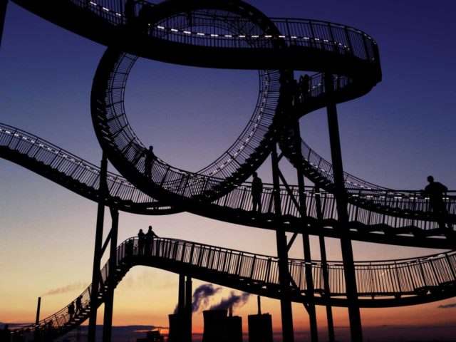 Tiger and Turtle die einzige begehbare Achterbahn der Welt