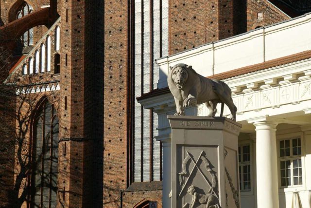 Löwendenkmal Bardowicker Gesäßhuldigung