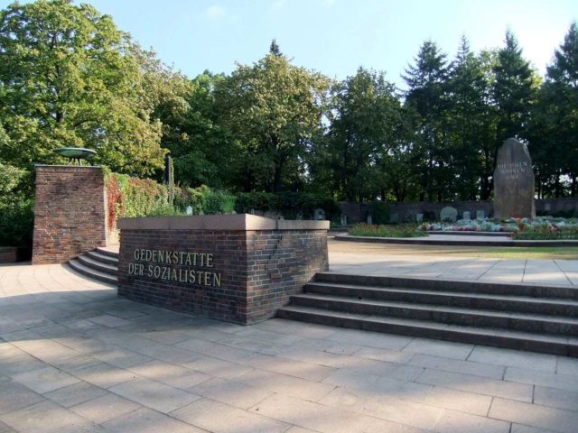 Sozialistenfriedhof Friedrichsfelde (1) Sozialistenfriedhof Friedrichsfelde