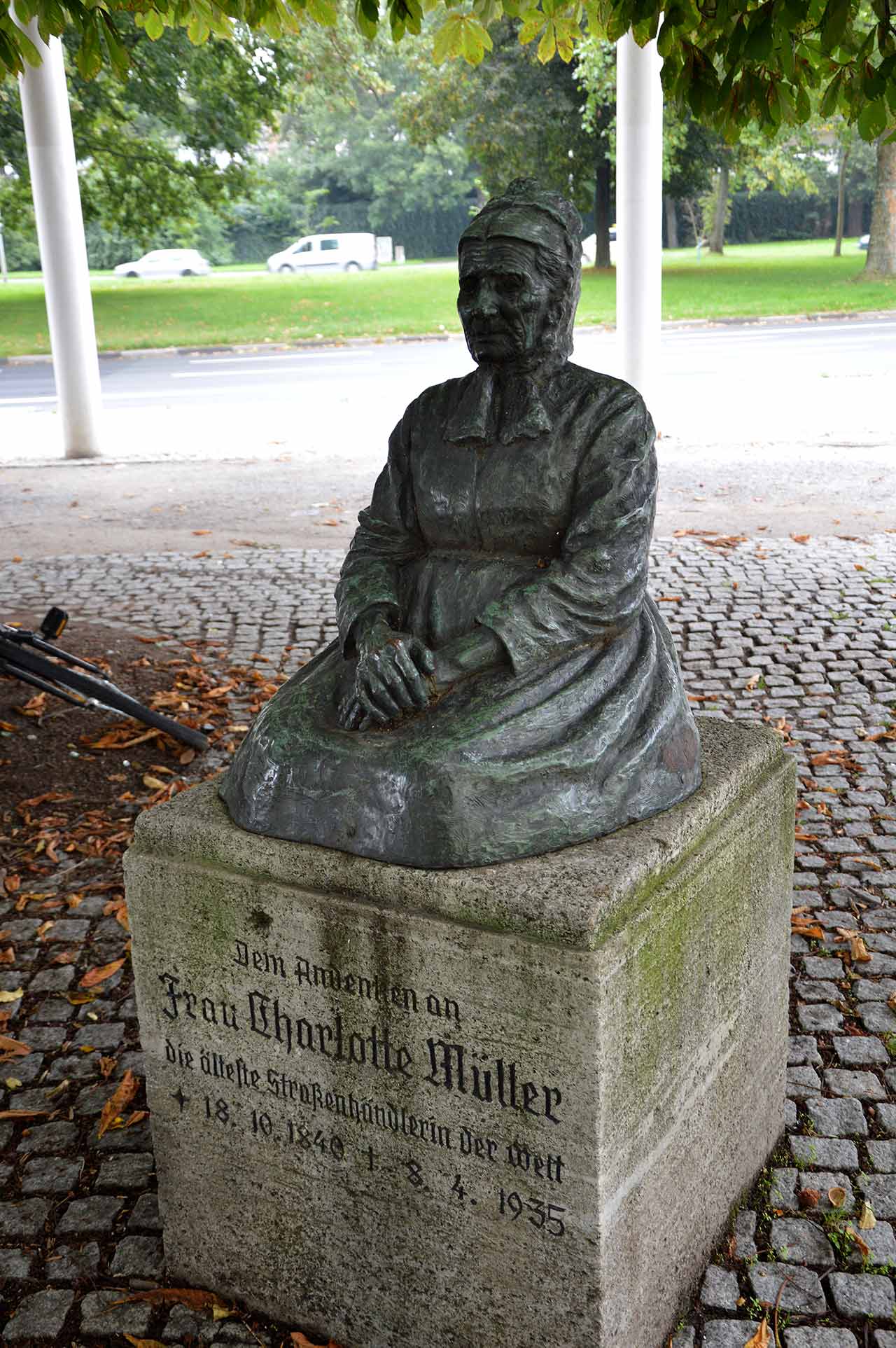 Charlotte Müller Denkmal