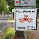 Nudelmesse-Schild Kirche des Fliegenden Spaghettimonsters (2)