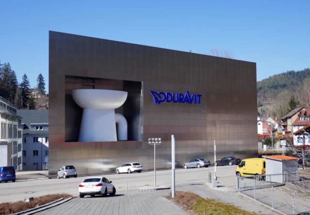 Größte Toilette der Welt Duravit Design Center Hornberg