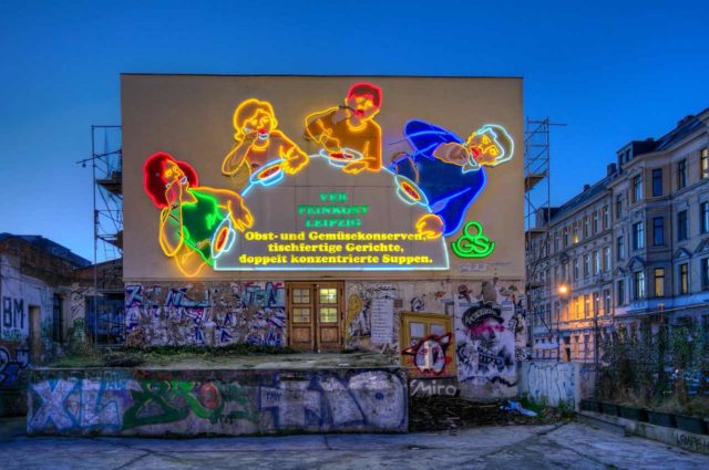 Löffelfamilie Leipzig Leuchtreklame (1) Löffelfamilie Leipzig Leuchtreklame