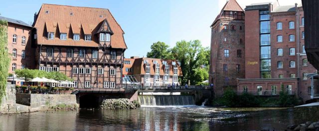 Lüneburger Hafen Abstmühle und Lüner Mühle mit der Brausebrücke