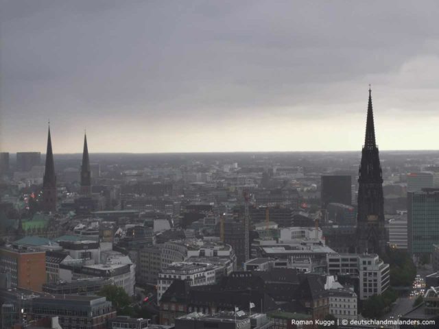 St. Nikolai Kirche vom Michel aus gesehen