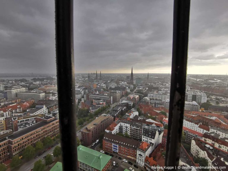Der „Michel“: Spannender Ausblick über Hamburg nach 452 Stufen