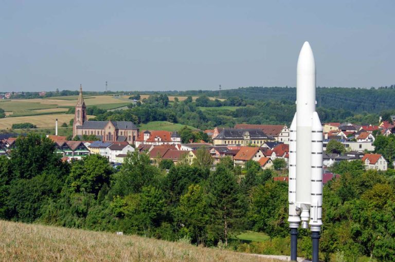 Walter Hohmann Denkmal Rakete Ariane 5