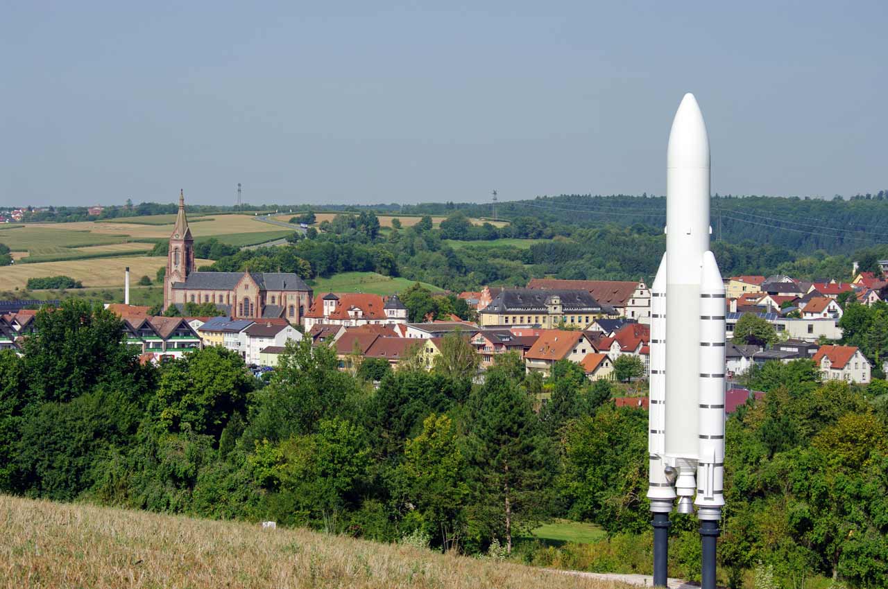 Walter Hohmann Denkmal Rakete Ariane 5