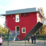 Umgedrehtes Haus Kopf Über Putbus Sylt (3)