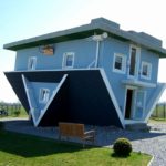 Umgedrehtes Haus Welt Steht Kopf Trassenheide Usedom (1)