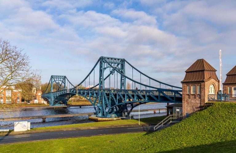 Die Kaiser-Wilhelm-Brücke in Wilhelmshaven